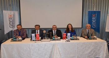 İŞ DÜNYASI BU ZİRVEDE BULUŞUYOR