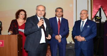 MEÜ Rektör Çamsarı’ya ‘Üniversite-Kent Bütünleşmesi’ ödülü verildi