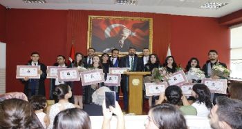 12 STAJYER AVUKAT YEMİN EDİP CÜPPE GİYDİ