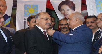 MHP’den istifa eden Mersin Büyükşehir Belediyesi Meclis üyeleri İYİ Parti’ye geçti