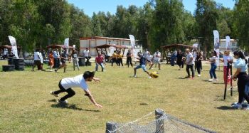Mersin'de üniversite adayları Tarsus Gençlik Kampında stres attı
