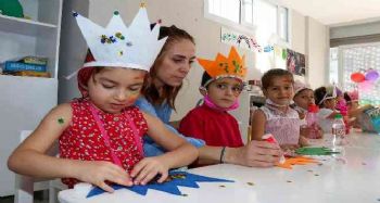 Kız çocukları, atölye etkinlikleriyle öğrenirken eğlendi