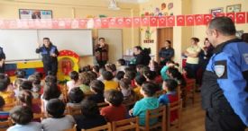 MERSİN POLİSİNDEN, KÜÇÜK ÖĞRENCİLERE BİLGİLENDİRME