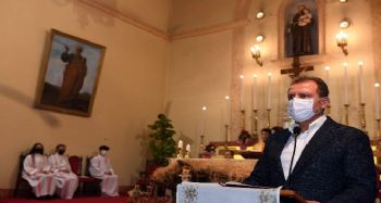 Başkan Seçer Noel ayinine katıldı