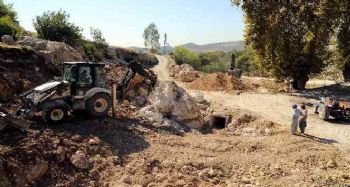 Akdeniz Belediyesi, Esenli Mahallesinde meydan çalışmasına başladı