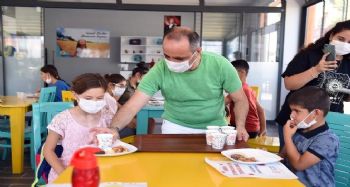 +1 kafe ilk misafirlerini ağırladı