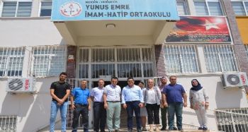 Suriyeli çocuklar yaz kurslarında Türkçe öğreniyor