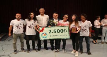MEZİTLİ’DE LİSELER ŞARKILARLA YARIŞTI