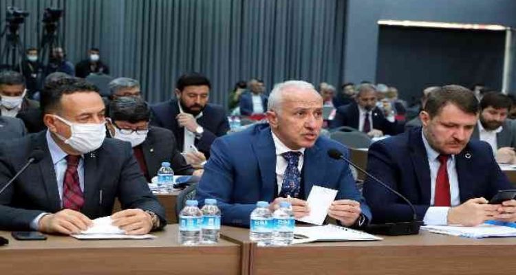 Gültak, Akdeniz'e yapılan spor yatırımlarını anlattı
