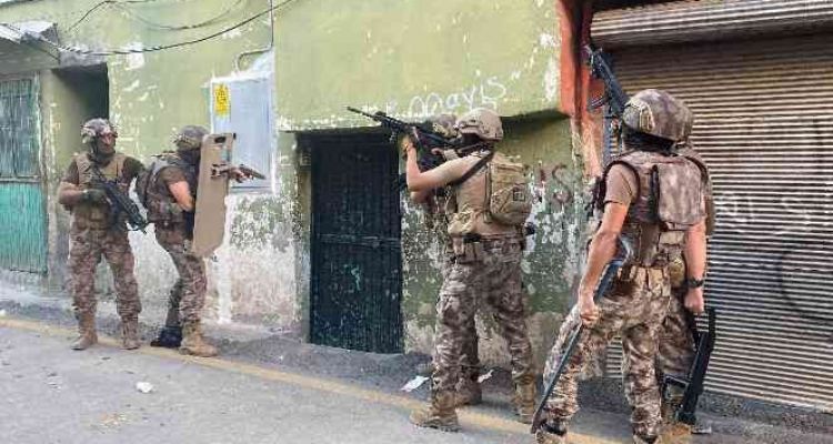 Mersin'de DEAŞ'a şafak operasyonu: 10 gözaltı kararı