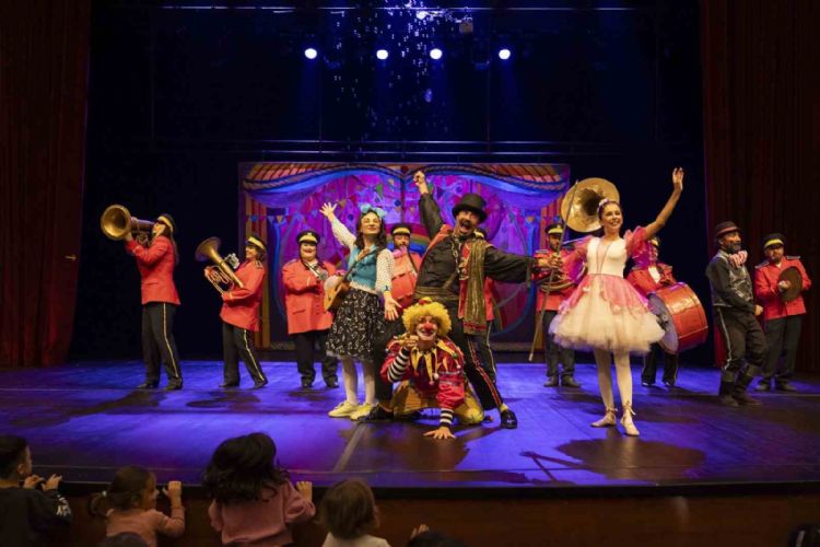 Şehir Tiyatrosu, ‘Yenişehir Festivali’ni coşkuyla kapattı