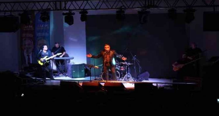 Sanatçı Ali Altay Tarsus'ta sahne aldı