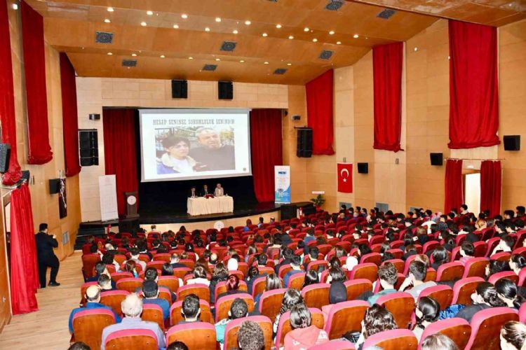 Silifke’de öğrenciler IBAN dolandırıcılığına karşı bilgilendirildi