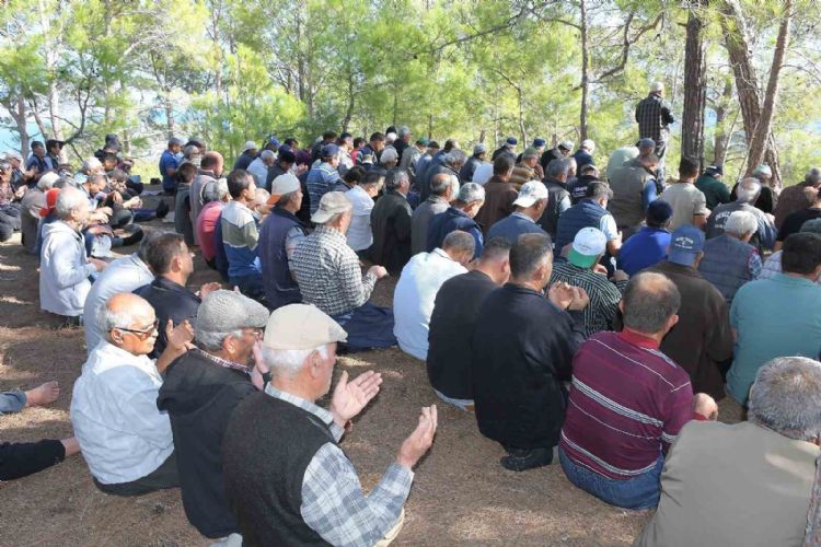 Bozyazı’da asırlık ‘yağmur duası’ geleneği bu yıl da devam etti