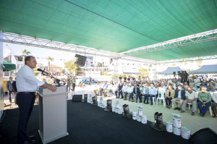 Mersin’de Büyükşehir Belediyesinden balıkçılara ekipman desteği