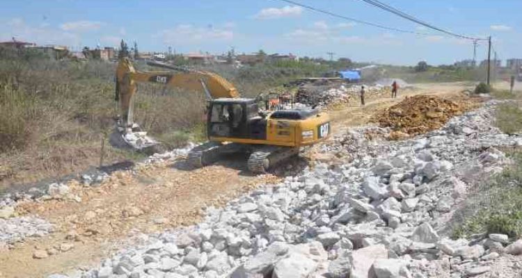 Tarsus'ta yol çalışması