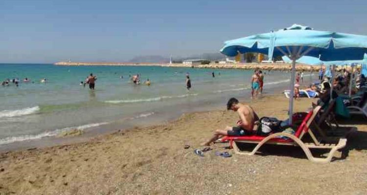 Mersin sahillerinde bayram arifesinde doluluk oranı yüzdü 100 oldu