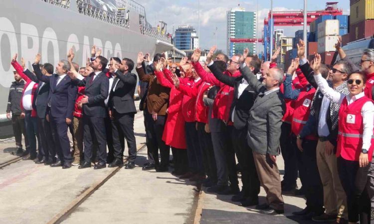 Türk Kızılay’ının 7’inci ‘İyilik Gemisi’ Gazze’ye uğurlandı