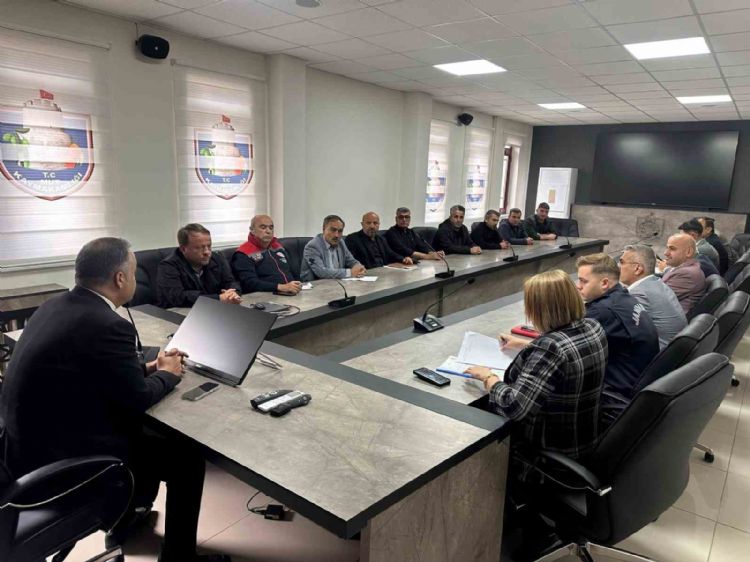 Mut’ta 2026 kayısı hasadı değerlendirildi
