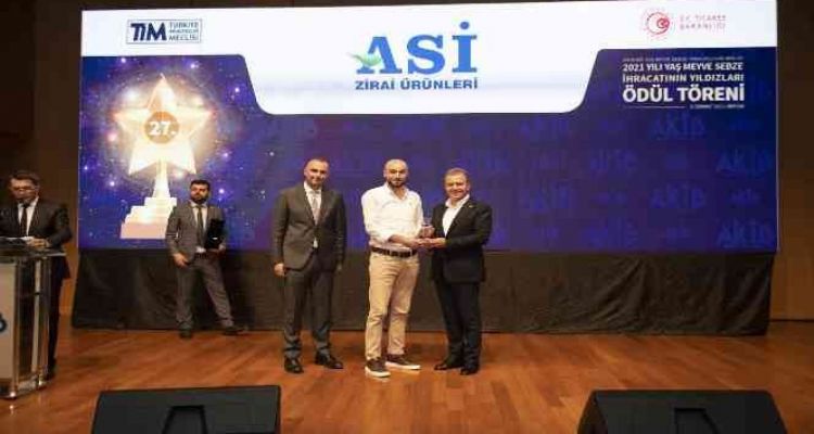 Başkan Seçer, AKİB'in '2021 Yılı Yaş Meyve Sebze İhracatın Yıldızları' ödül törenine katıldı