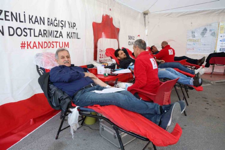 Toroslar Belediyesinden kan bağışı kampanyasına destek