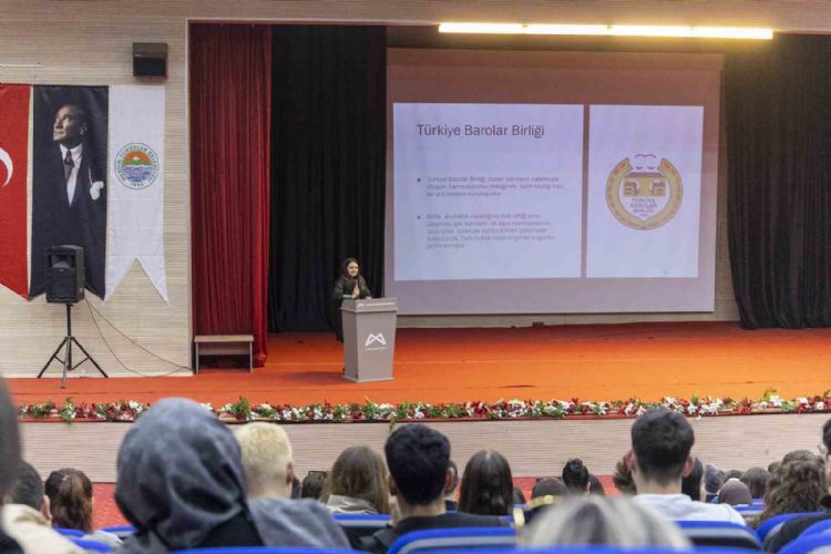 Mersin’de üniversite adaylarına meslek tanıtım semineri