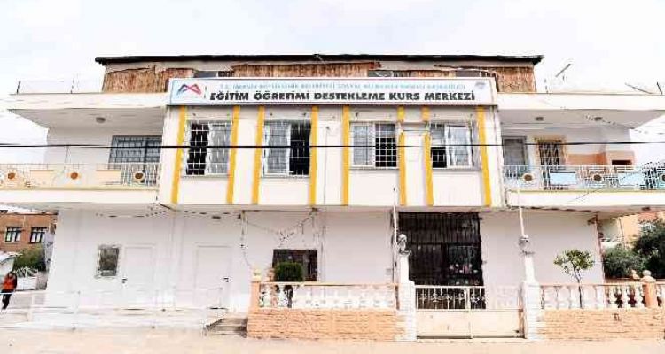 Büyükşehir Belediyesi, Tarsus Eski Ömerli'de LGS kurs merkezi açtı