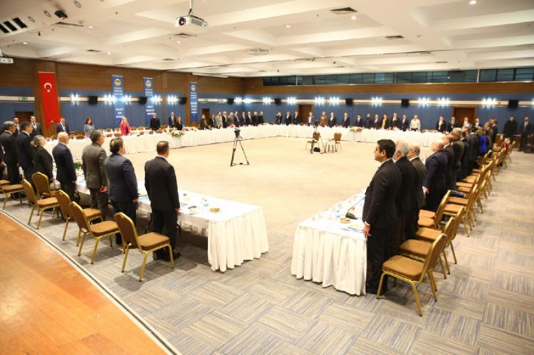 TBB VE BARO BAŞKANLARI DEPREMZEDELER İÇİN TOPLANDI: HAK İHLALİ İDDİALARININ ÜZERİNE KARARLILIKLA GİDİLECEKTİR