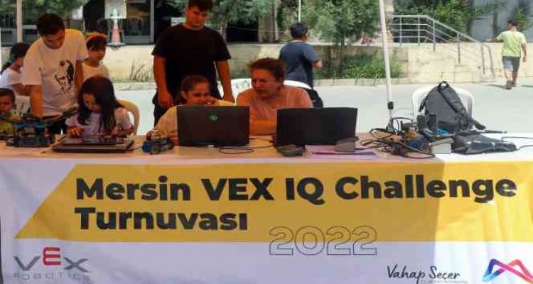 Mersin Büyükşehir Belediyesi, geleceğin yazılımcılarına temel oluyor