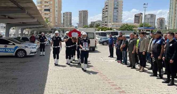 Mersin'de trafik kazasında ölen polis memuru için tören düzenlendi