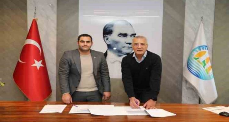 Mezitli Belediyesinde kadrolu işçilere yüzde 63 zam