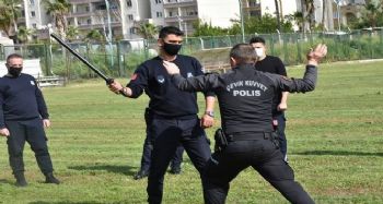 Tarsus'ta Zabıta ekiplerine ‘Yakın Savunma Teknikleri ve Biber Gazı' kursu