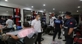 Mersin'de berber ve kuaförler, faaliyete denetimle başladı