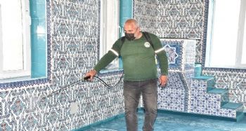 Toroslar'da ibadethaneler Ramazan öncesi dezenfekte ediliyor