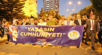 MEZİTLİ'DE 'CUMHURİYET YÜRÜYÜŞÜ'