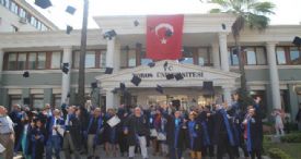 TOROS ÜNİVERSİTESİ’NDEN SERTİFİKA ALAN EMLAKÇILAR KEP FIRLATTI