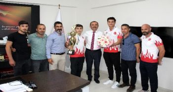 Kaymaz, dereceye giren sporcuları ağırladı