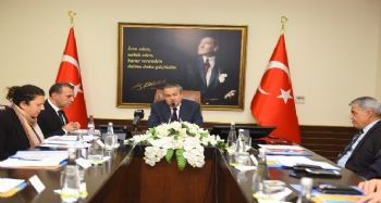 Vali Su: “Kadına yönelik şiddeti önlemede çok ciddi çalışmalar yürütülüyor”