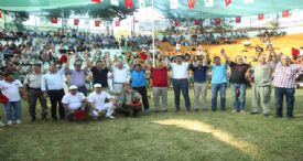 TOROSLAR’DA KARAKUCAK GÜREŞLERİ NEFES KESTİ