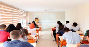BÜYÜKŞEHİR’İN ÜNİVERSİTEYE HAZIRLIK KURSU KAPILARINI GENÇLERE AÇTI