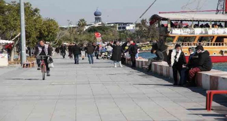 Mersin'in nüfusu 1 milyon 891 bin 145'e yükseldi