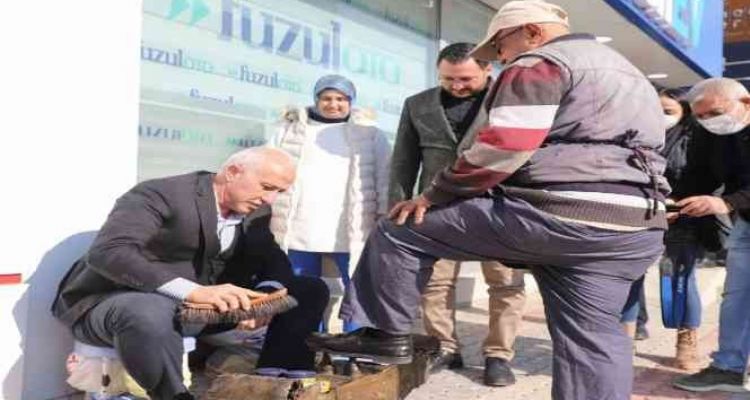 Başkan Gültak, esnafla bir araya geldi