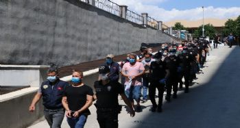FETÖ’den gözaltına alınan 17 kişi adliyeye sevk edildi