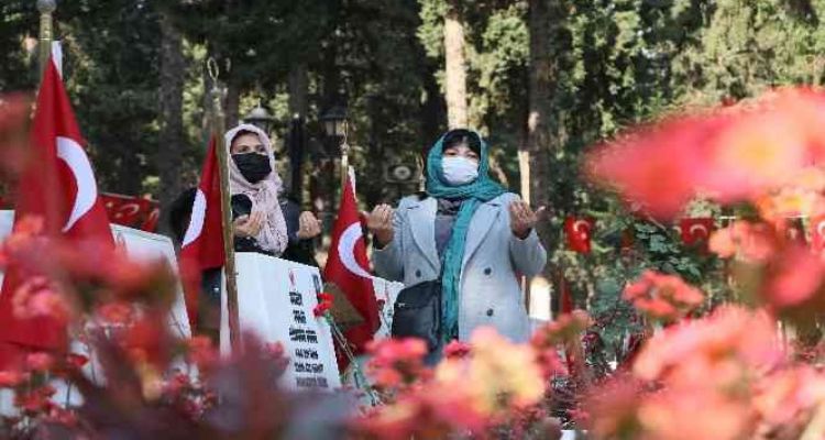 VERGİ DAİRESİ’NDEN HUZUREVİNE ZİYARET