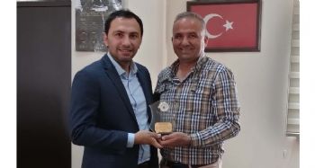 MEÜ Öğretim Üyesi Doç. Dr. Hüseyin Gümüş'e ‘Yılın En İyi Sportif Davranış' ödülü