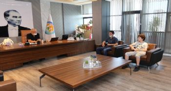 Tarhan: "Ülkemizin aydınlık geleceği için gençlerin eğitimini önemsiyoruz"