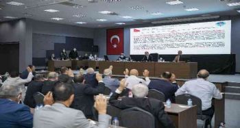 Seçer: "Seçim kaybedeceğimi bilsem ranta göz yummayacağım"