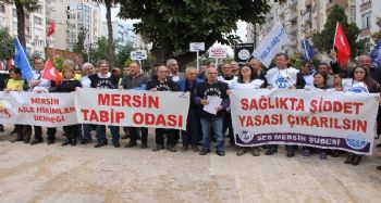 Mersin'de aile hekimleri bir günlük iş bırakma eylemi yaptı