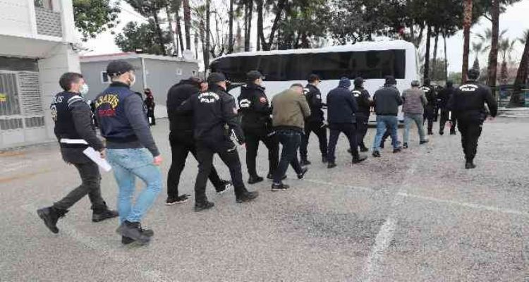 Mersin merkezli fuhuş operasyonu: 9 gözaltı