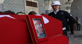Görev sırasında şehit olan polis son yolculuğuna uğurlandı